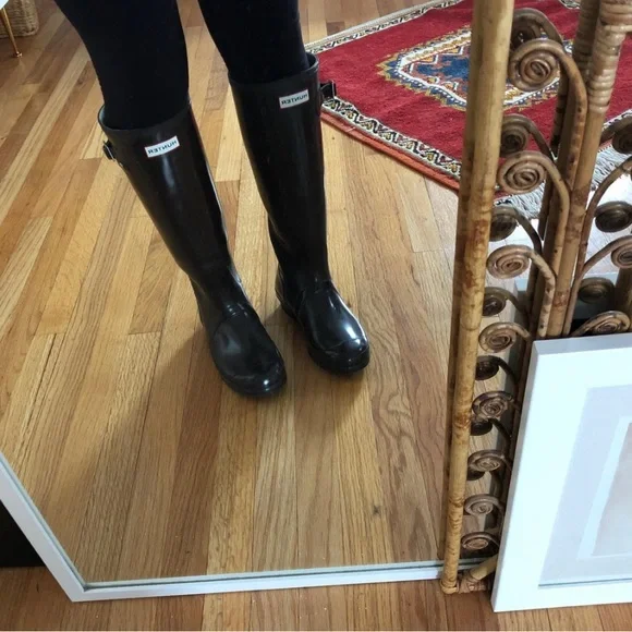 Hunter Rainboots, eggplant color (used) — Size 8. - Picture 4 of 4